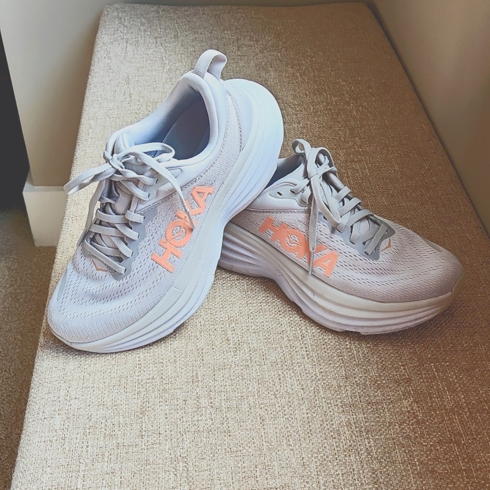 Hoka One One Bondi 8 size 6.5 grey peach